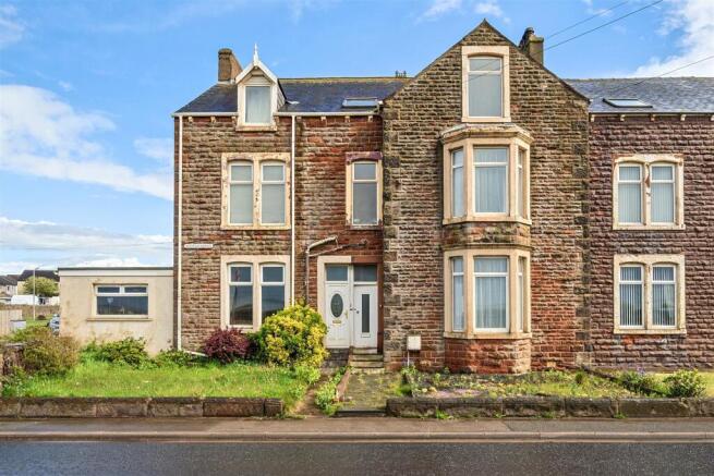4 bed property, in Main Road, £120,000