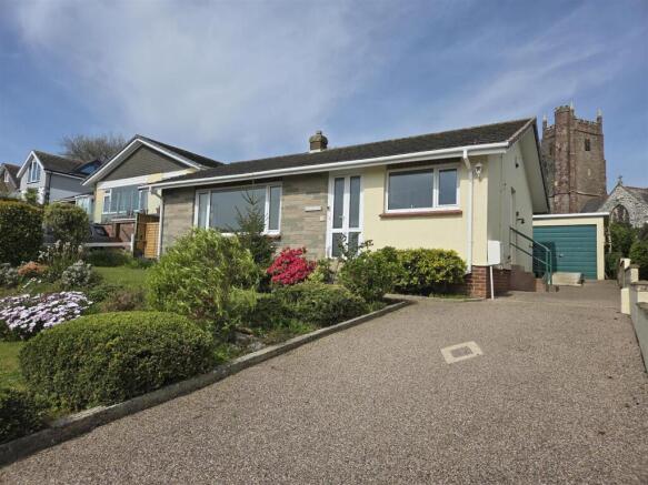 2 bed property, in Churchfields, £445,000