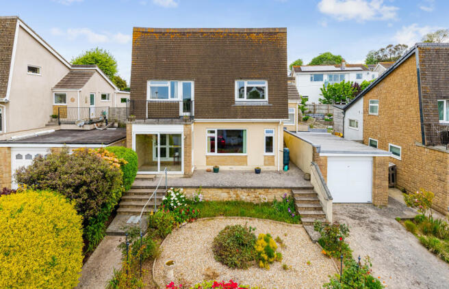 3 bed property, in Linhey Close, £475,000