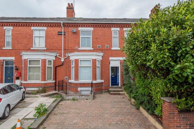 4 bed property, in Chester Road, £375,000