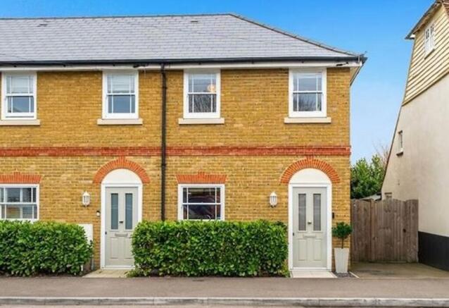 3 bed property, in Cooling Road, £340,000