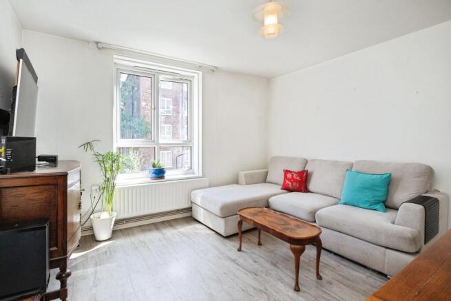 1 bed property, in Charnwood Street, £365,000