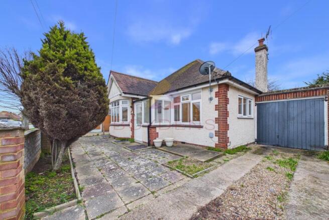 2 bed property, in Bedford Road, £300,000