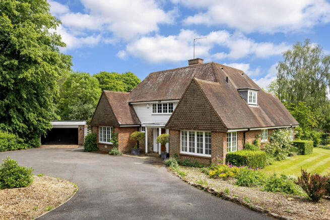 4 bed property, in Tree Lane, £1,595,000
