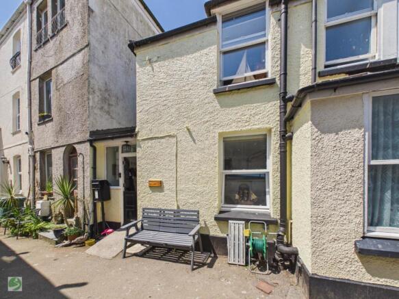 2 bed property, in Church Street, £229,950