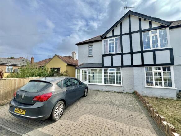 3 bed property, in Harrow Lane, £260,000