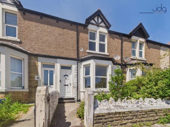 3 bed property, in Lake Road, £185,000