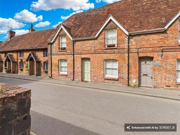 3 bed property, in Swan Street, £400,000
