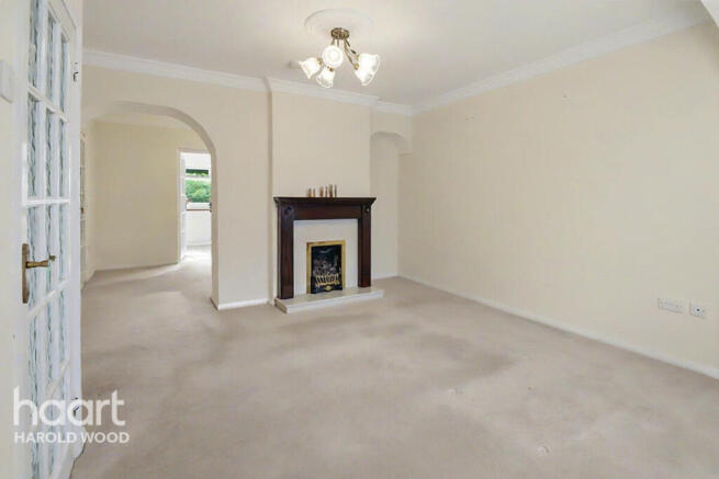 2 bed property, in Swindon Lane, £400,000