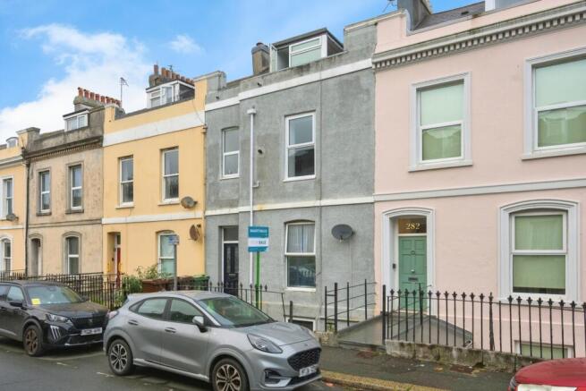 1 bed property, in North Road West, £75,000