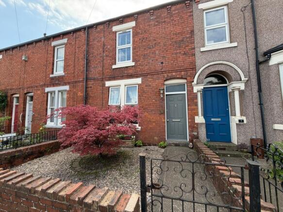 3 bed property, in Strawberry Terrace, £250,000