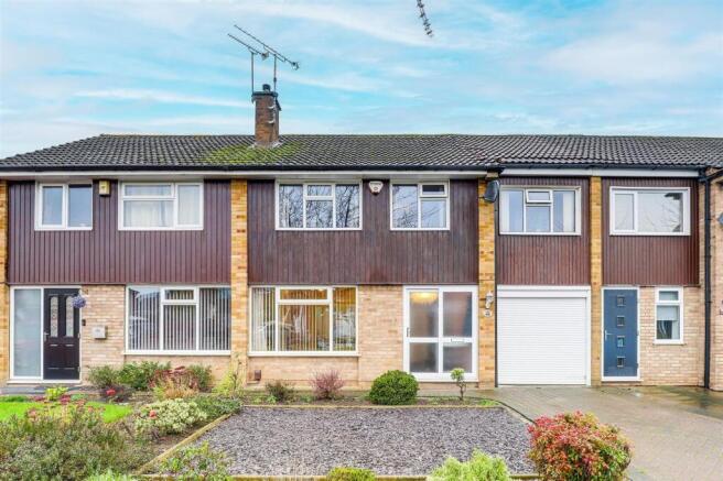 4 bed property, in Dovedale Avenue, £235,000