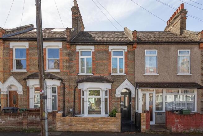 3 bed property, in Clarence Road, £799,995