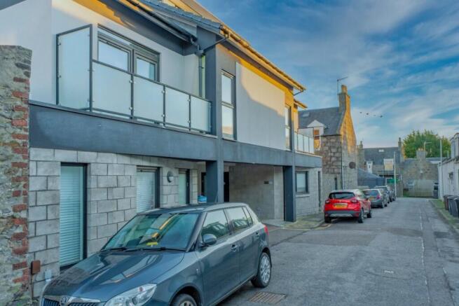 2 bed property, in 7 Balmoral Terrace, £150,000