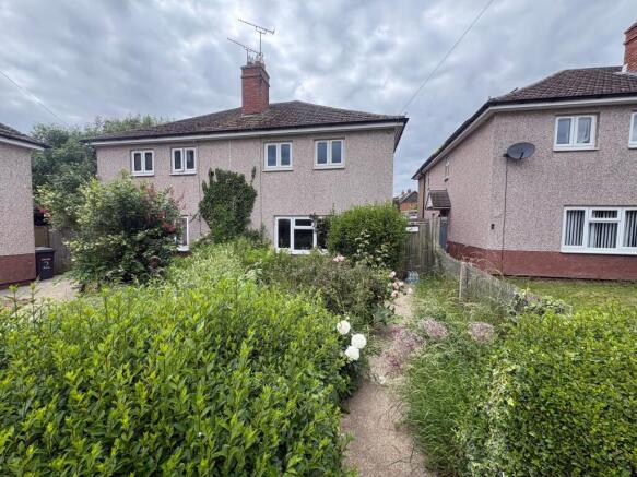 3 bed property, in East View, £215,000
