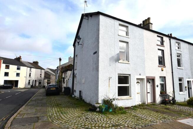 2 bed property, in The Gill, £170,000