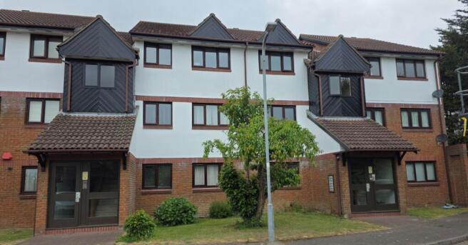 1 bed property, in 19 Armada Court, £115,000