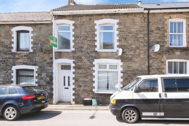 3 bed property, in Abertillery Road, £120,000