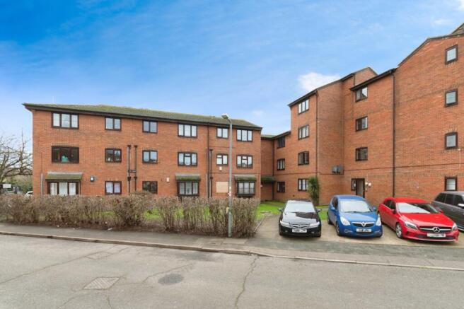 1 bed property, in Falcon Avenue, £114,000