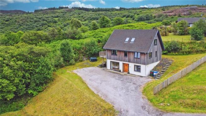 5 bed property, in Harbour Vista, £395,000