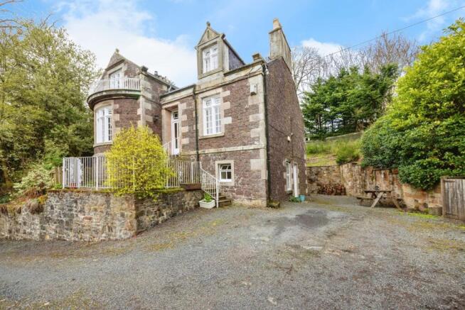 5 bed property, in The Camb, £500,000
