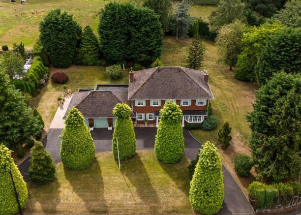 5 bed property, in Windsor House, £895,000