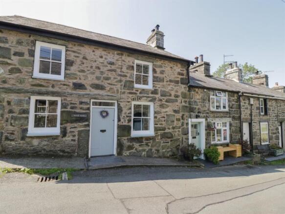 3 bed property, in Tryfer Terrace, £165,000