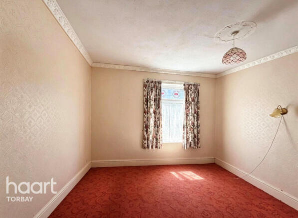 3 bed property, in Winchester Avenue, £185,000