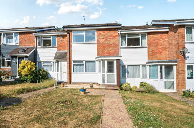 2 bed property, in Linnet Way, £315,000