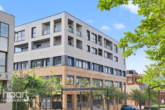2 bed property, in Silbury Boulevard, £300,000