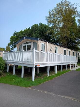 3 bed property, in Napier Road, £35,000