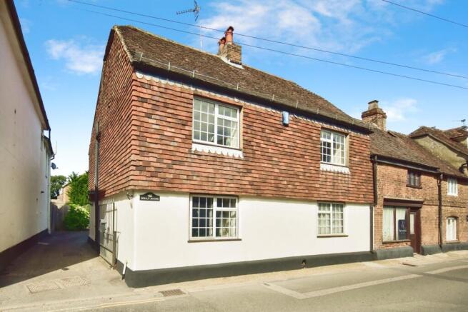 3 bed property, in The Street, £400,000