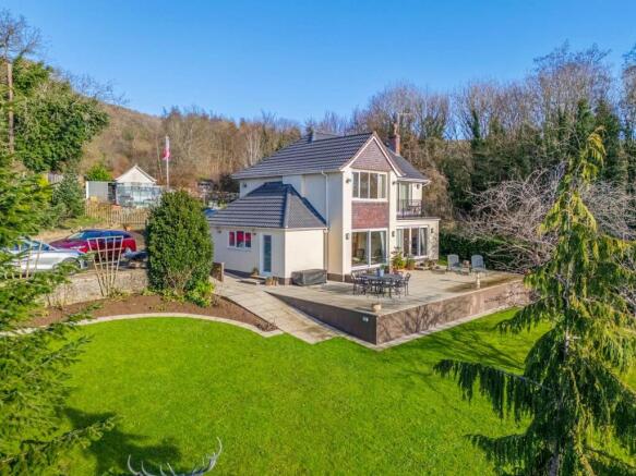 3 bed property, in Cheddar Road, £815,000