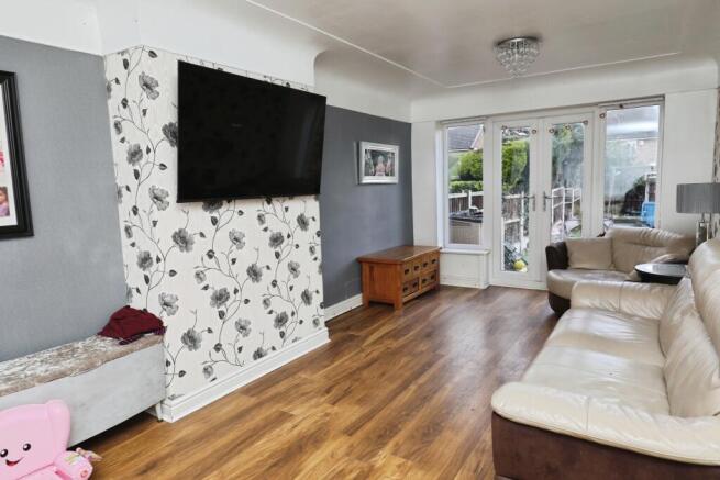 3 bed property, in Woodland Road, £225,000