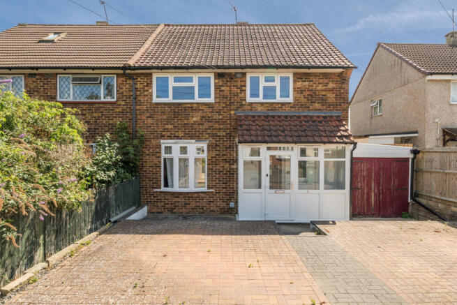 3 bed property, in Shoreham Road, £425,000