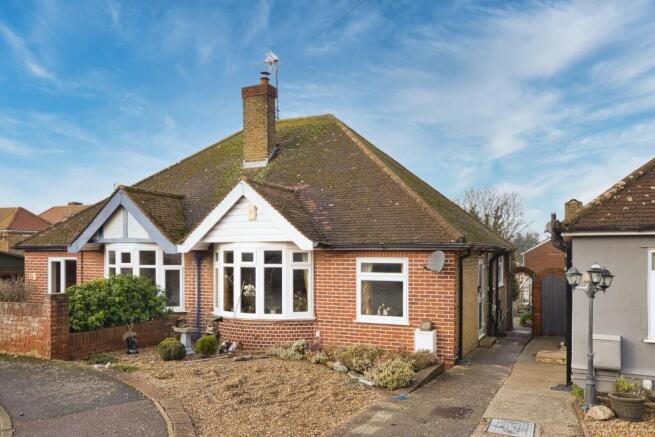 1 bed property, in Mayforth Gardens, £270,000