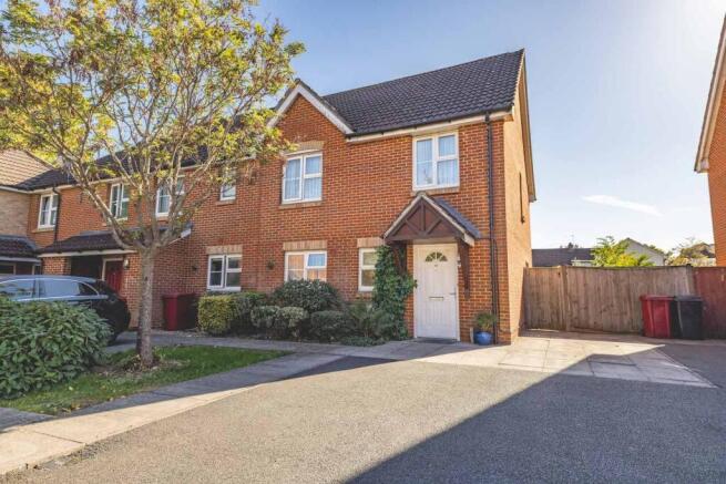 4 bed property, in Charlotte Avenue, £585,000