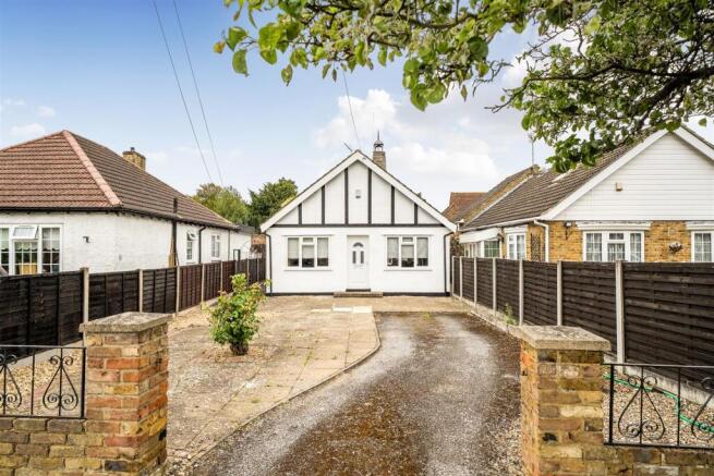 2 bed property, in Bagley Close, £525,000