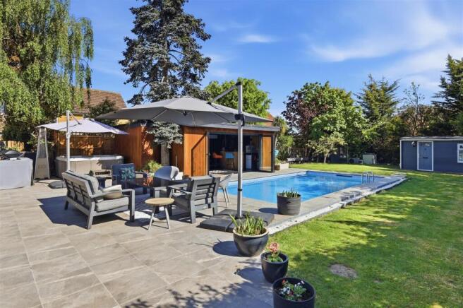 5 bed property, in Broughton Road, £875,000
