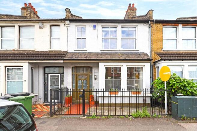 3 bed property, in Leonard Road, £530,000
