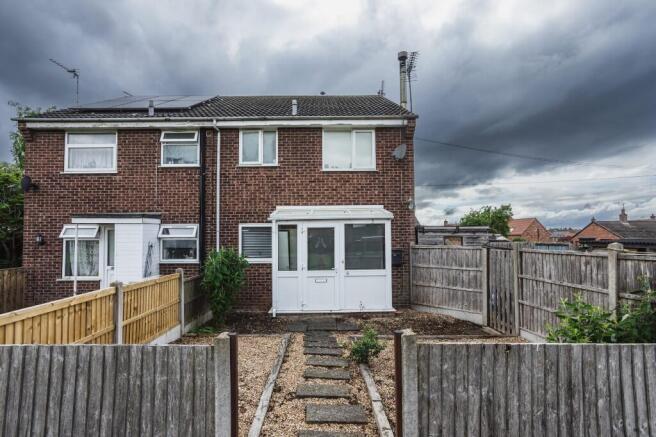 1 bed property, in Ashworth Crescent, £57,000