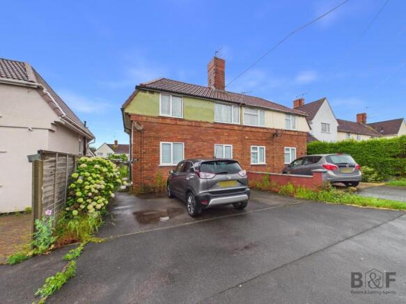 3 bed property, in Briar Way, £295,000