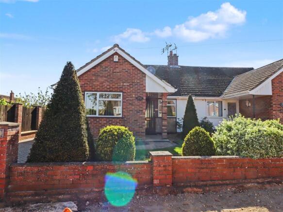 3 bed property, in Woodland Road, £300,000