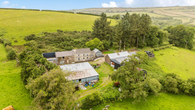 2 bed property, in Llannon, £750,000