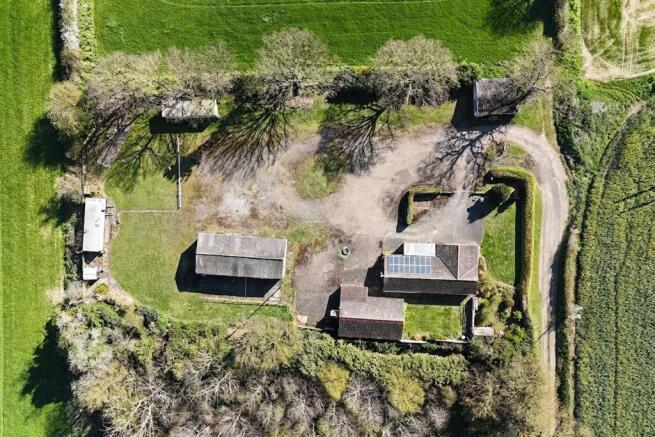 5 bed property, in Mill Lane, £550,000