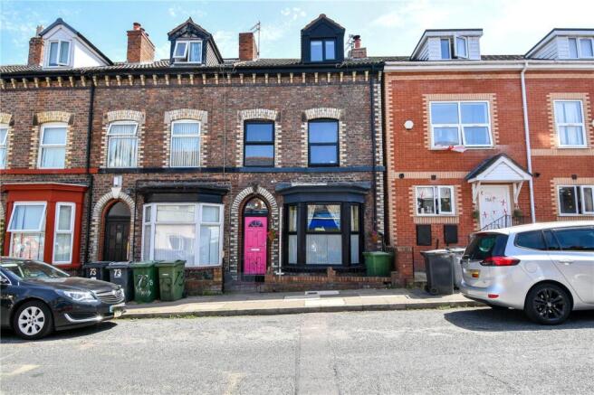 3 bed property, in Woodchurch Road, £210,000