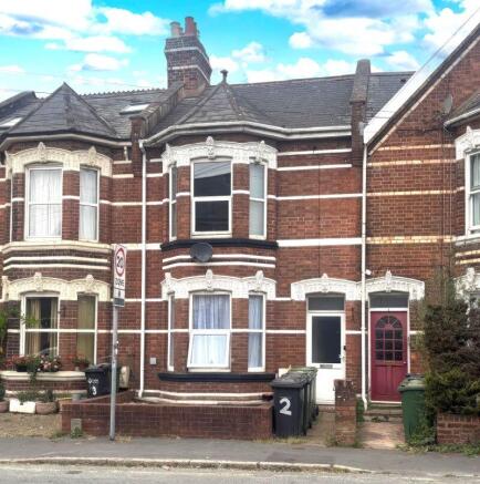 5 bed property, in 2 St Johns Road, £220,000