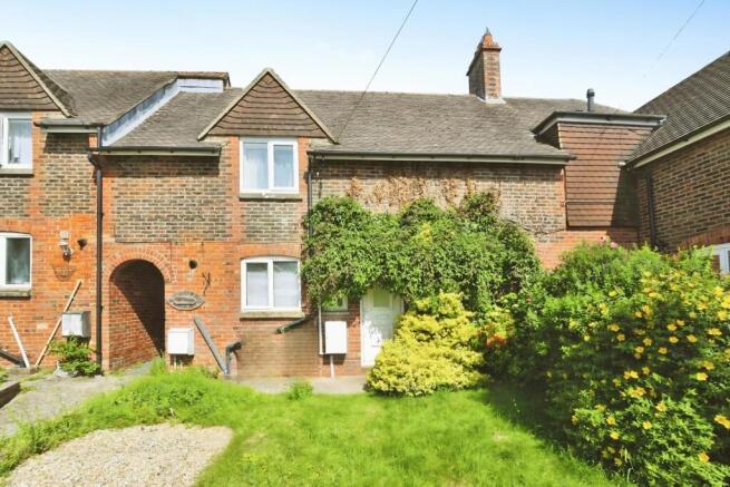 3 bed property, in South Terrace, £320,000
