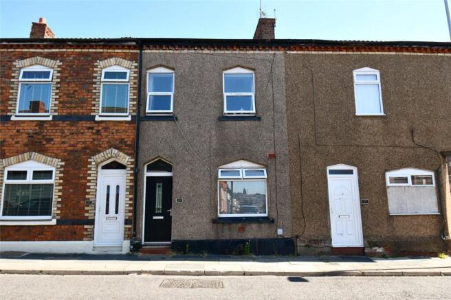 4 bed property, in Derby Road, £145,000