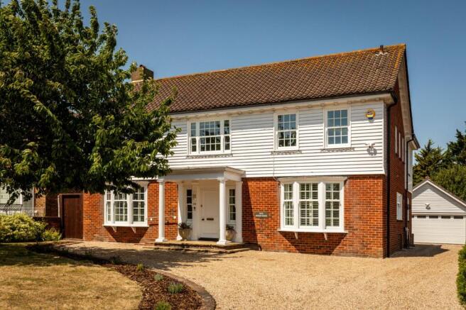 5 bed property, in Compton Drive, £1,250,000